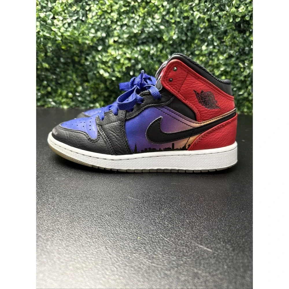 Nike Air Jordan 1 Mid Boys Size 4Y Blue Black Athletic Leather Shoes Sneakers